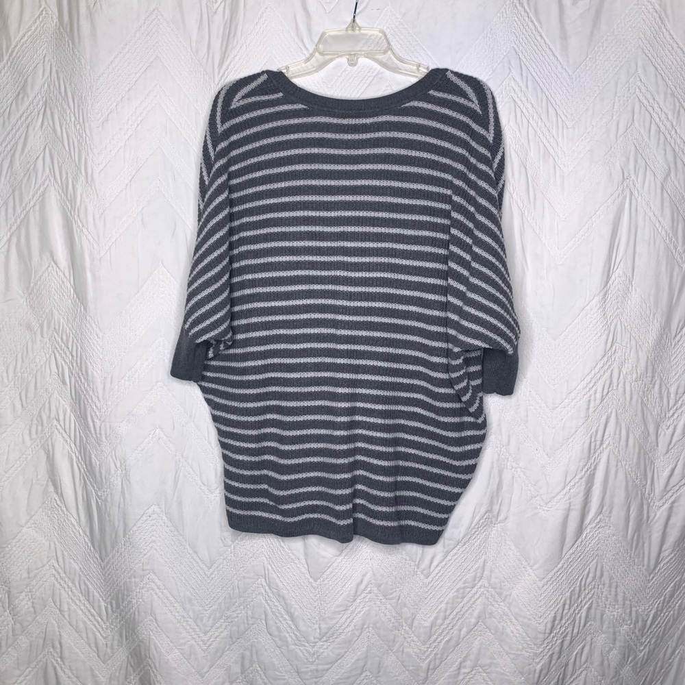 Express Sweater - Picture 2 of 2